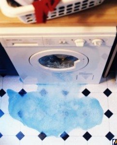El dipòsit de la rentadora té fuites