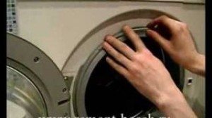 Noņemiet veļas mazgājamās mašīnas aproci