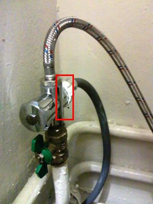 Washing machine inlet hose connection