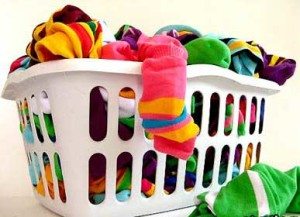 Кошница с цветно пране