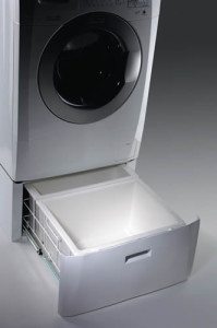Фиока испод машине за прање веша