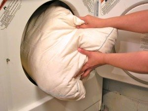 como lavar almohadas