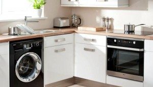 Как да инсталирате пералня в кухнята и банята
