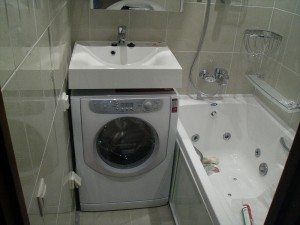 tvättmaskin under diskbänk