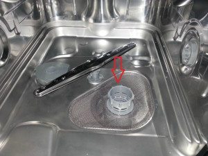 čištění filtru v myčce nádobí