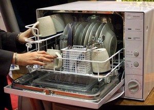 Kā pirmo reizi iedarbināt trauku mazgājamo mašīnu