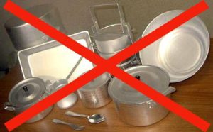 Γιατί δεν μπορείτε να πλύνετε τα μαγειρικά σκεύη από αλουμίνιο στο πλυντήριο πιάτων;