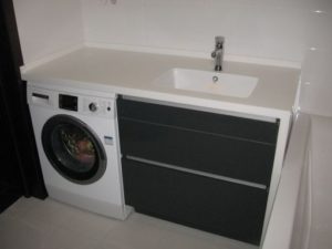 Skap for vaskemaskin på bad