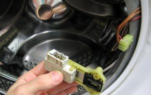 Как да проверите ключалката на пералня