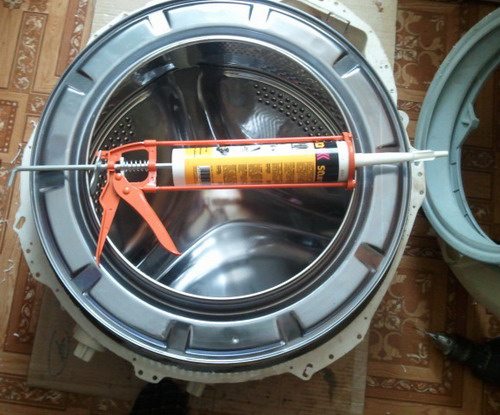 как да залепите резервоар за пералня