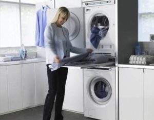 Come installare un'asciugatrice su una lavatrice in una colonna?