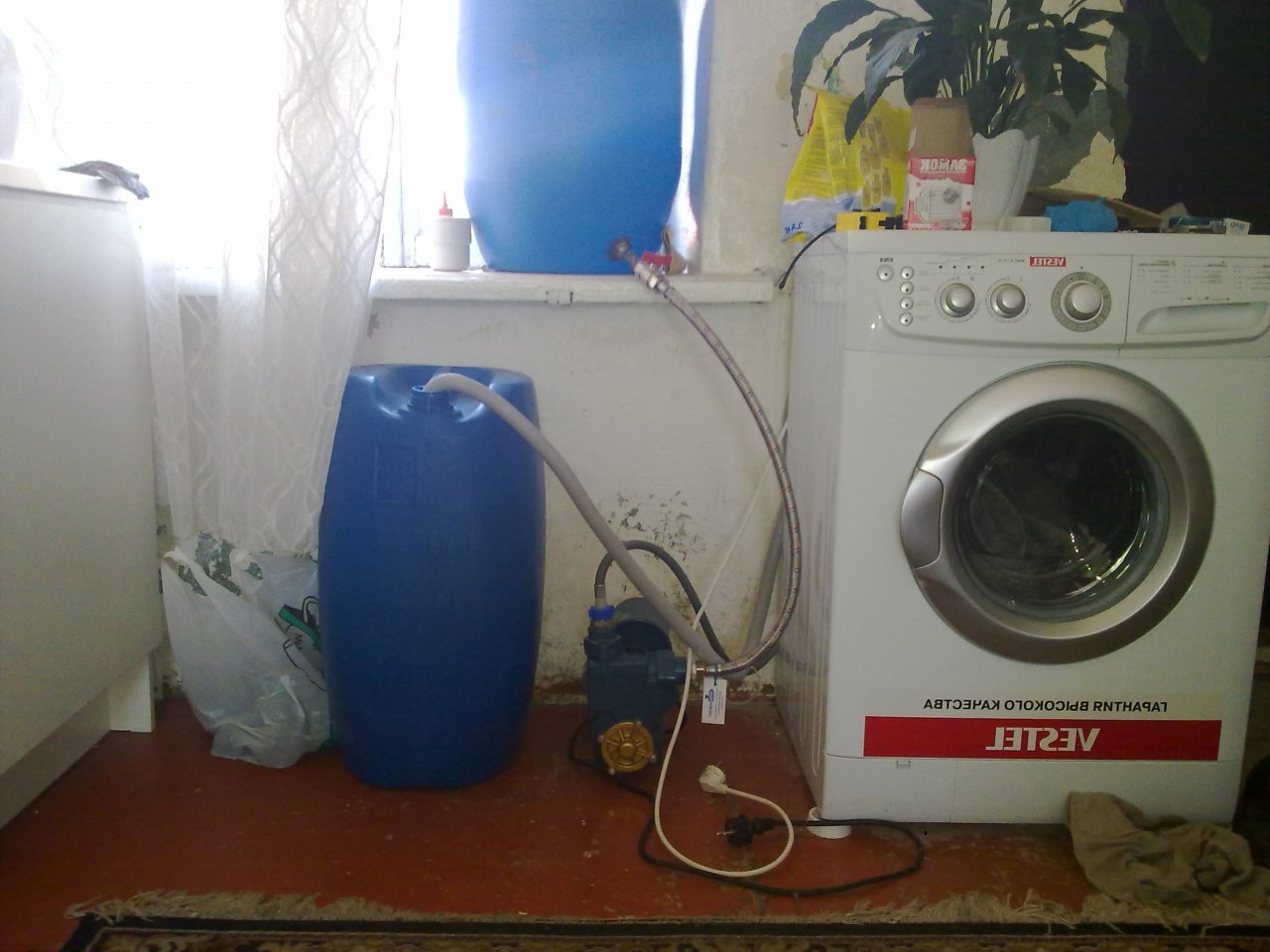 ansluta en tvättmaskin utan rinnande vatten