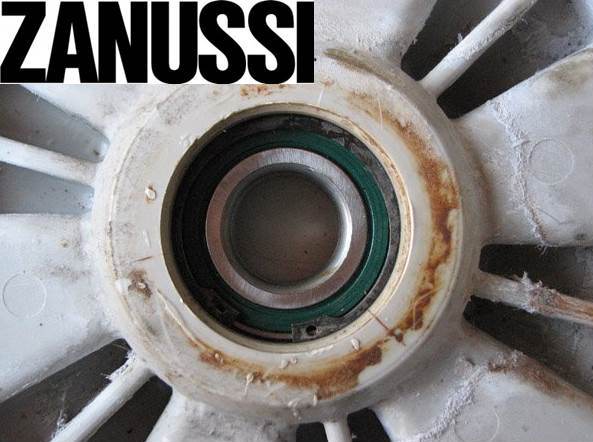 Menggantikan bearing dalam kereta Zanussi