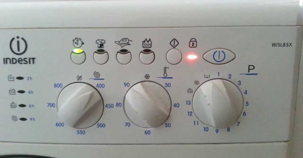 feil F08 på Indesit vaskemaskin