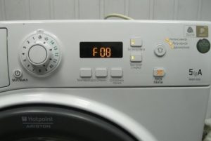 ข้อผิดพลาด f08 บนเครื่องซักผ้า Hotpoint Ariston
