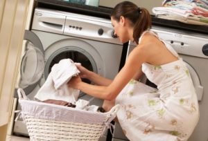 Medicininius drabužius galima skalbti skalbimo mašinoje