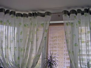 cortinas de organza com ilhós