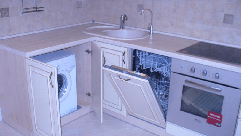 en anden mulighed for at placere opvaskemaskinen ved siden af ​​vasken