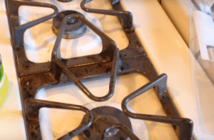 As grelhas de ferro fundido podem ser lavadas na máquina de lavar louça?