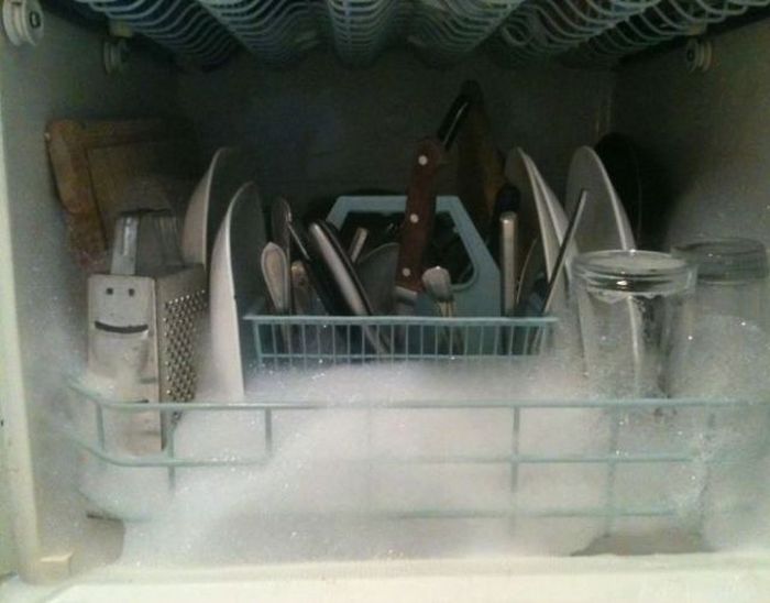 espuma na máquina de lavar louça