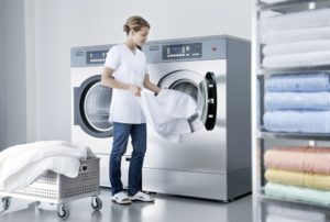 Pagsusuri ng mga propesyonal na washing machine ng LG para sa mga laundry