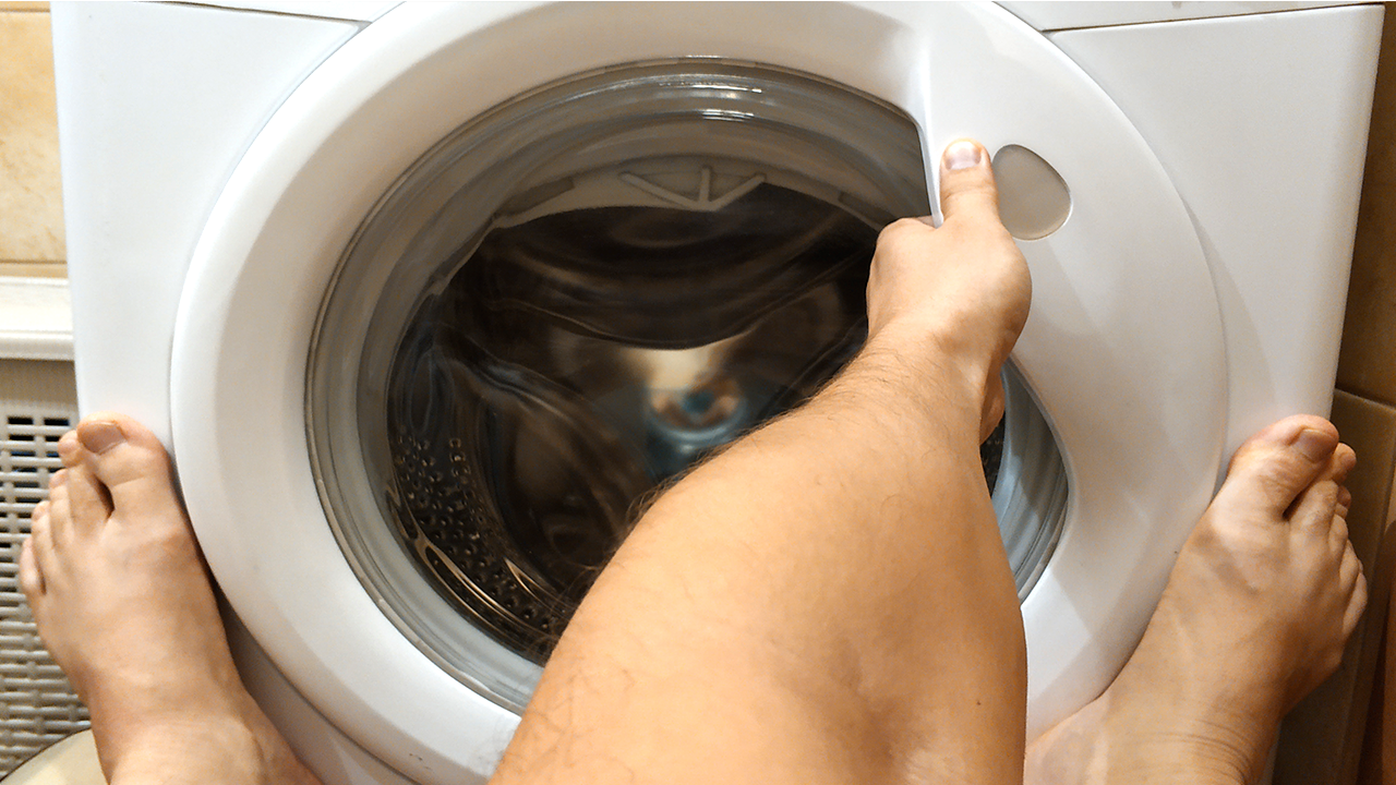 Hur man öppnar dörren till en Indesit tvättmaskin om den är låst