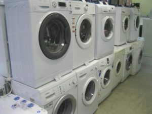 Преглед на тесни перални машини Candy