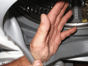 De ce se deteriorează manșeta mașinii de spălat Indesit?
