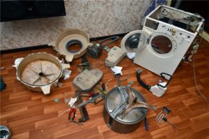Машина за прање веша Индесит састоји се од многих делова