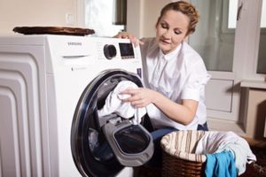 Examen de la machine à laver Samsung avec blanchisserie supplémentaire