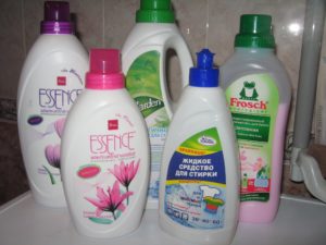 detergentes líquidos para roupa