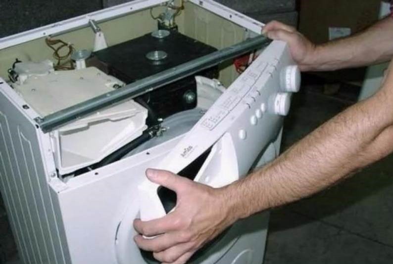 Demontage der Beko-Waschmaschine