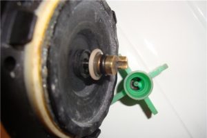 The impeller of the washing machine drain pump flies off