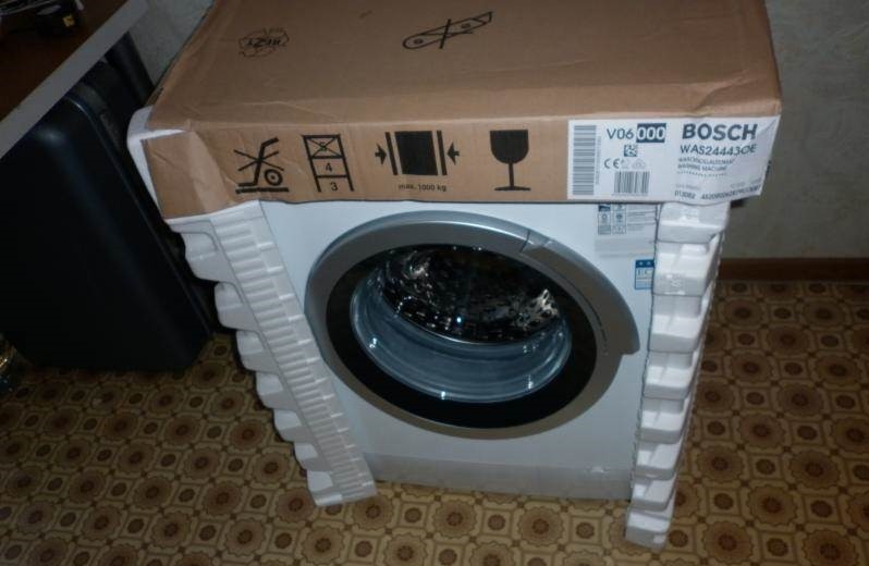 även tvättmaskinen från paketet kan ha vatten inuti