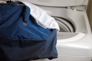 Jak wyprać plecak w pralce