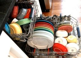 Cara mencuci pinggan mangkuk dengan betul di mesin basuh pinggan mangkuk