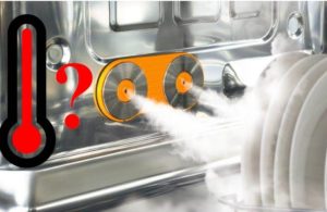 Hva er temperaturen på vannet i oppvaskmaskinen under vask?