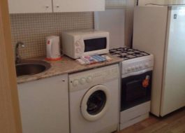 Да ли је могуће поставити машину за прање веша поред шпорета?