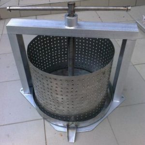 Do-it-yourself grape press mula sa washing machine