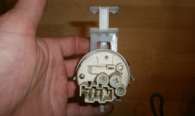 Daewoo'daki basınç anahtarının onarımı