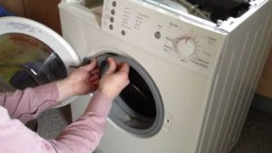 Do-it-yourself washing machine maintenance