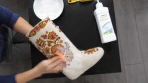 καθαρισμός μπότες από τσόχα