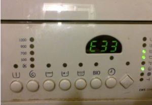 Error E33 en una lavadora Electrolux