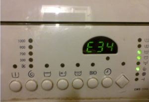 Error E34 sa isang Electrolux washing machine