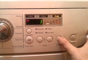 Hur sätter man på centrifugeringscykeln på en LG tvättmaskin?