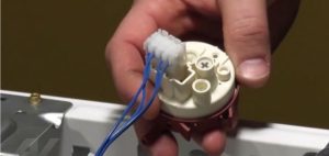 El interruptor de presión necesita ser revisado y reparado. 