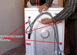Çamaşır makinesindeki nakliye cıvataları - nasıl çıkarılır?