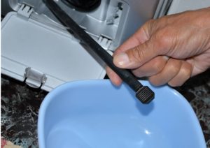 Wie lässt man Wasser aus einer LG-Waschmaschine ab?