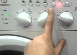 Hvordan starte en Indesit vaskemaskin på nytt