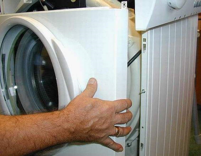 Cómo quitar el panel frontal de una lavadora